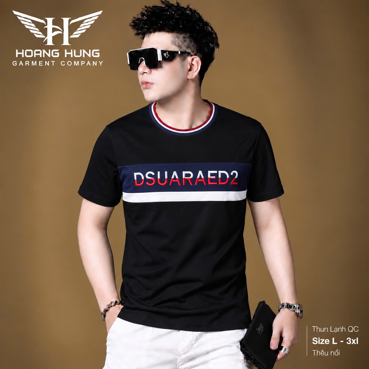 Áo thun nam cổ tròn QC – band ngực navy cổ sọc thêu chữ (Đen) - xưởng sỉ Hoàng Hưng