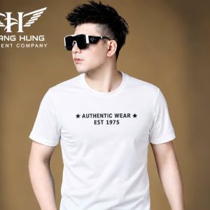 Áo thun nam cổ tròn QC – in nổi chữ ngực ngôi sao (Trắng) - xưởng sỉ Hoàng Hưng
