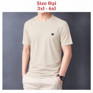 Áo thun nam cổ tròn QC – size đại gắn tem logo vuông ngực trái (Be) - xưởng sỉ Hoàng Hưng