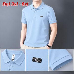 Áo thun nam cổ trụ giá sỉ 00078 – size đại gắn tem logo chữ nhật ngực trái (Xanh nhạt) - xưởng sỉ Hoàng Hưng
